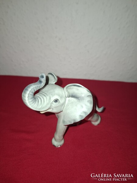 Ritka Hummel Goebel Szép élethű elefánt porcelán eladó 11 cm sorszámozott