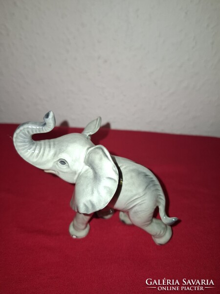 Ritka Hummel Goebel Szép élethű elefánt porcelán eladó 11 cm sorszámozott