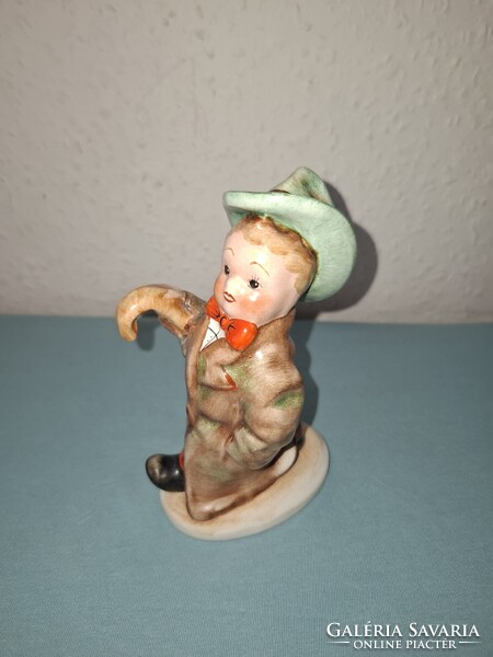 Hibátlan  Vintage Hummel jellegű Iparművészeti Kerámia  esernyős fiú hibátlan állapotban eladó