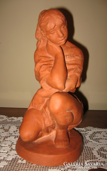 BEAUTIFUL LARGE BLACK GÉZA  / 1939- / CERAMIC SCULPTURE :  KNEELING GIRL
