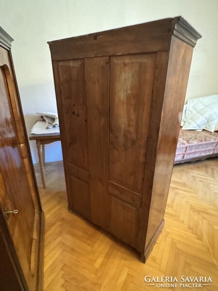 Eredeti, jelzett Biedermeier szekrény pár (2 darab), diófa furnérral