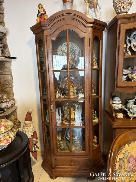 Furniture > Display Cabinet > Unknown
