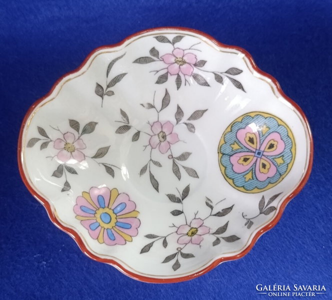Hüttl Tivadar porcelán kínáló / kistálka 1883–1918