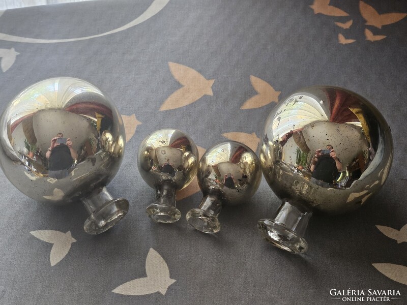 Rose Globe 2 Large and 2 Small
