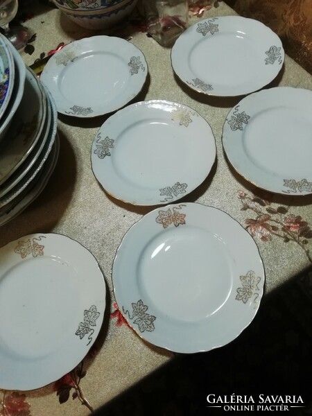 Porcelán süteményes 7 db 13.Több száz Aukció és Akció