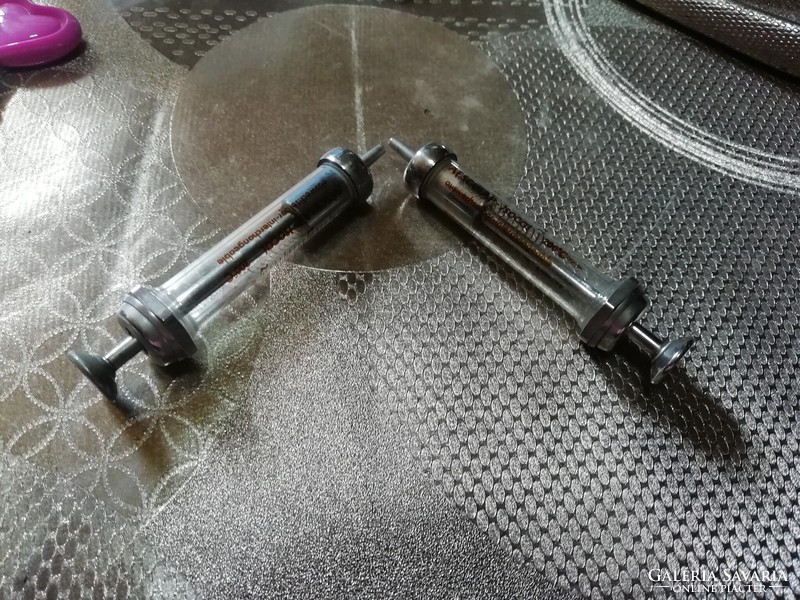Orvosi eszköz 4.Made in GERMANY fecskendő 2 db képeken látható állapotban