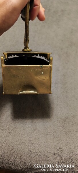 Antique Brass Charcoal Iron with Rooster Lock (18x18 cm, 1.5 kg)