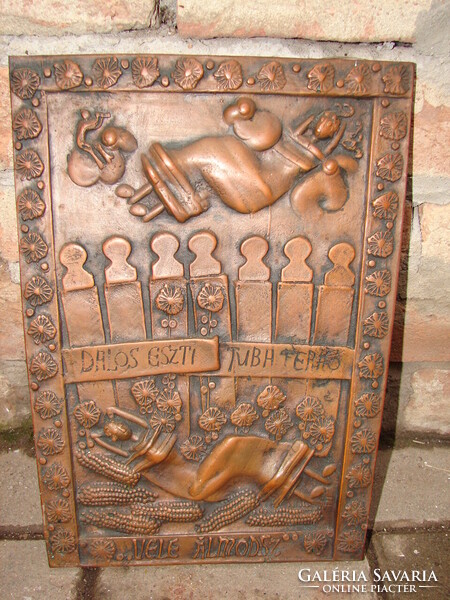 Bronz falikép - Lakatos Edit(?). Mérete 33 x 24 cm.