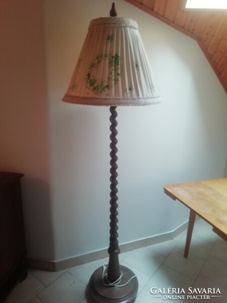 Retro Colonial Style Swivel Floor Lamp