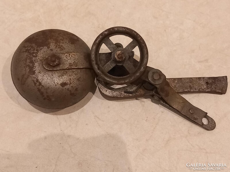 Hercules bicycle bell, 1920s-40s. Good condition.