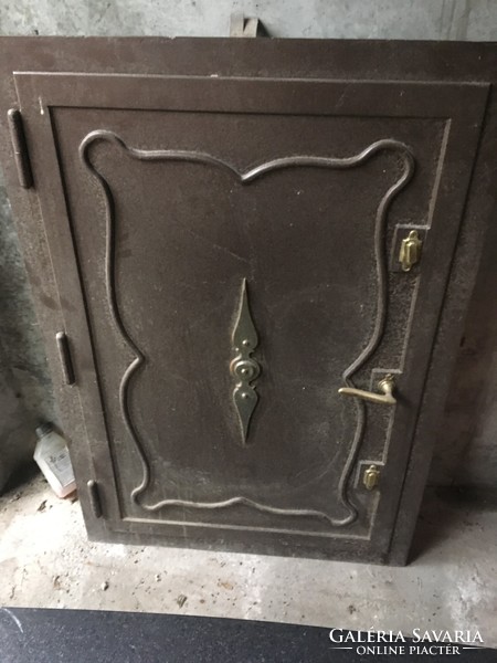 Safe door, can be built into the wall