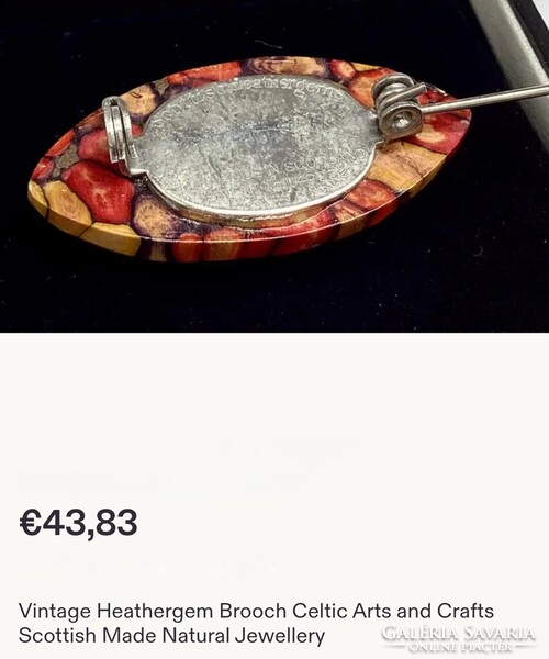 Skót Heathergems technológiával készült különleges, ovális fa bross  kitűző