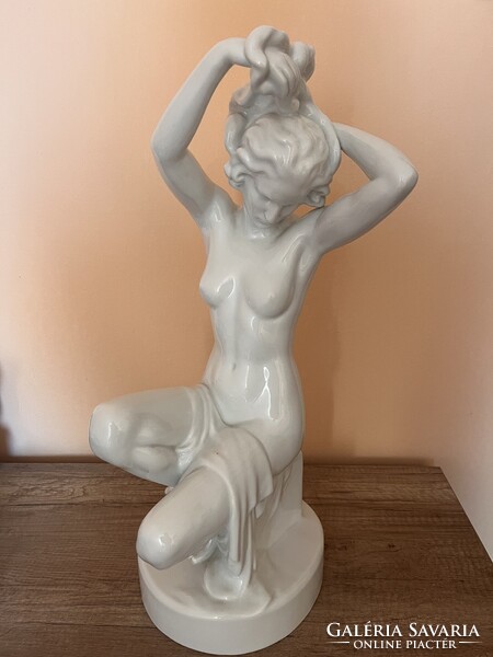Herendi Bathing Woman, Combing Woman – Giant Nude 56 cm