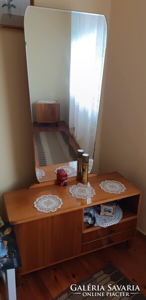 Retro fésülködő asztal