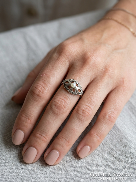 Vintage 925 Sterling Silver Ring with Pearls and Filigree Details, Size .54.5 (17.5)