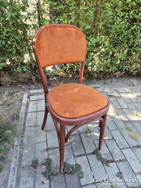 Thonet jelleg szék