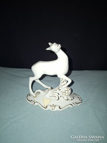 Gyönyörű   Royal Dux / SMKA S ULITIU/ őz csigaházzal,, Janoslav Jezek hibátlan porcelán 10 cm
